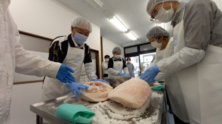 【総本家　肉のあさの】【ワークショップ】国産黒豚もも肉を使った生ハム手づくり体験（１本分）【AE17SM】