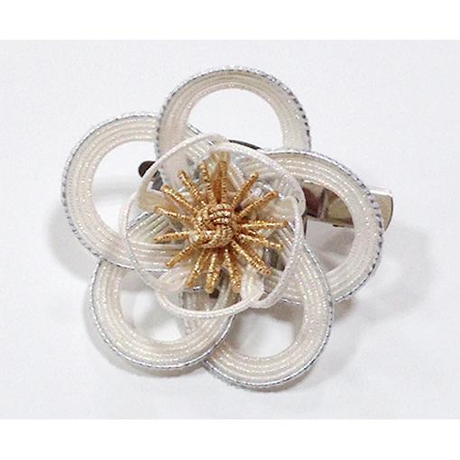 水引髪飾り 水引 シルバー 銀 ブローチ 髪留め ヘアクリップ クリップ 縦5.5cm 横5.5cm 厚さ2cm 水引細工 伝統工芸 職人手作り アクセサリー スカーフ 帽子 カバン おしゃれ 和装 着物 結婚式 お祝い 香川県 観音寺市