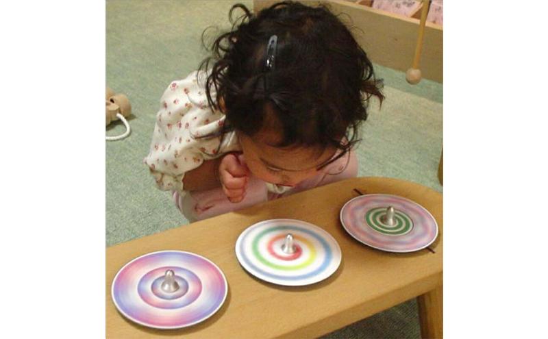 木のおもちゃ/CDコマ4個セット psc 知育玩具 誕生祝い 6ヶ月 7ヶ月 8ヶ月 9ヶ月 10ヶ月 1歳 1歳半 誕生日ギフト 出産祝い 男の子 女の子 木工職人手作り