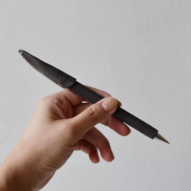 Teha’amana Pen Smoke テハマナ ペン スモーク ブラウン  革 皮 雑貨 おしゃれ レザー 本革 こだわりの逸品 地域特産品 ギフト 自分用 人気 おすすめ