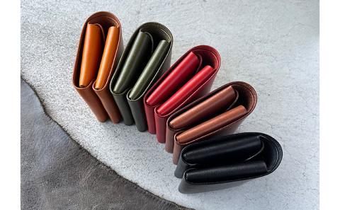 本革 ノンステッチの二つ折りミニ財布 栃木レザー　ブラック