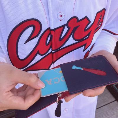 ふるさと納税 東広島市 【広島ジビエレザー×広島東洋カープ】東広島産天然鹿革　二つ折りパスケース |  | 02