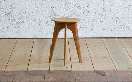 タップルート　無垢材のスツール　ブラウンオーク