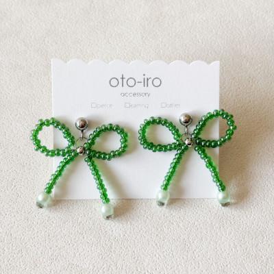 ふるさと納税 長岡京市 きゅっと結んだビーズリボンのピアス【ribbon/グリーン】