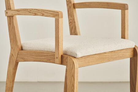 ダイニングチェア　BASIL　肘付　オーク無垢　大川家具　大川市