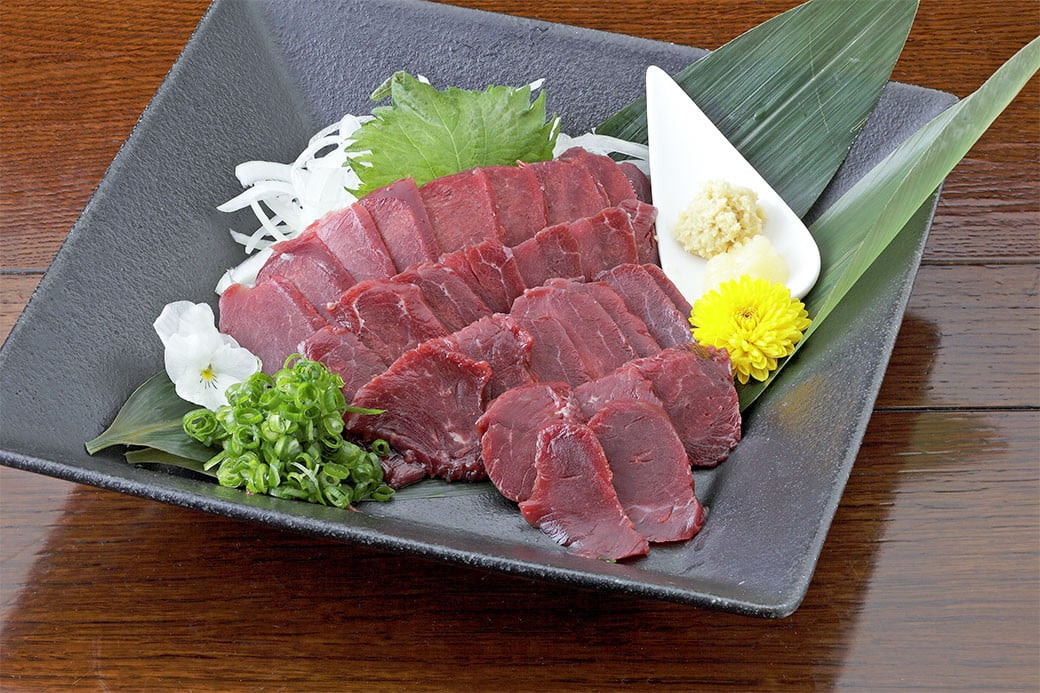 
            熊本 馬刺し 赤身 600g （50g×12）タレ付き 生姜付き 馬肉 馬 肉刺し お肉 肉 生肉 生食 食品 熊本県 水上村 九州
          