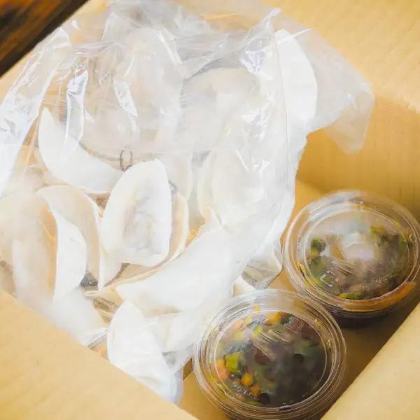青森県産にんにく 手作り 冷凍生餃子 40個 特製葉にんにくのたれ付