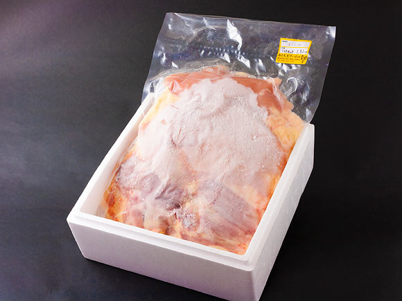 くまもと地鶏 天草大王 一羽まるごとセット 1.5kg もも肉 むね肉 ささみ 地鶏 肉 鶏肉 炭火焼 人気 希少 貴重 美味しい ヘルシー ジューシー コラーゲン 食べ比べ 熊本 阿蘇