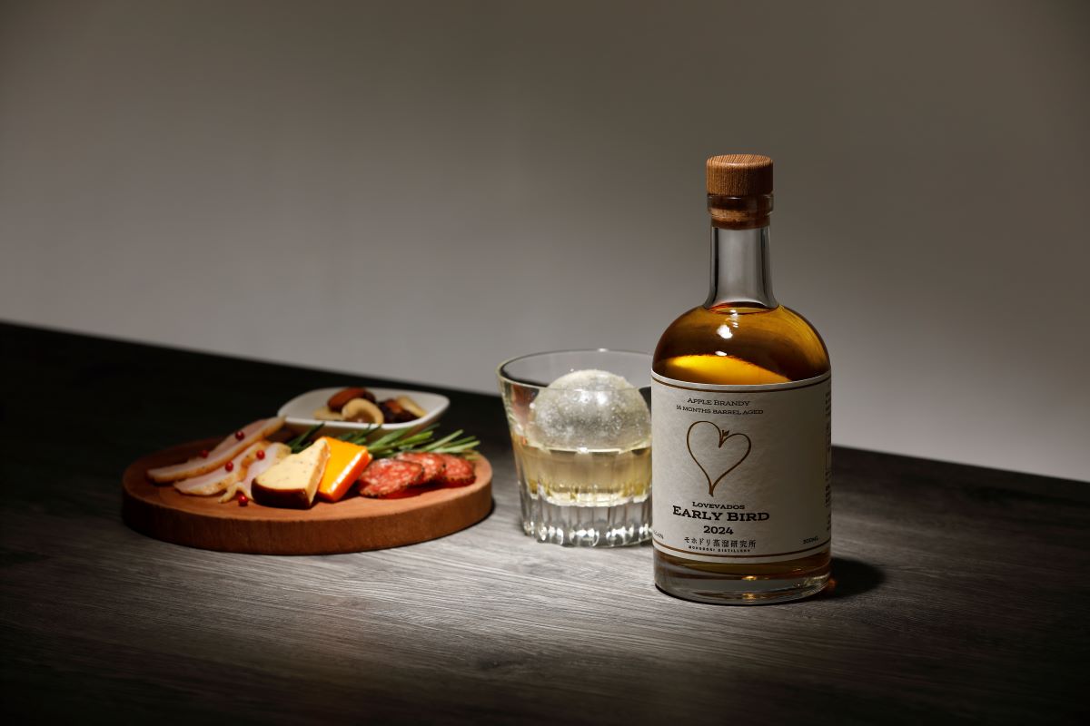 アップル ブランデー LOVEVADOS EARLYBIRD 2024 (500ml) 【青森りんご 100％ ラブヴァドス クラフトブランデー アーリーバード  洋酒 ブランデー 】数量限定 限定生