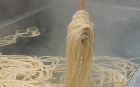本場讃岐手打ち式！ 生うどん こんぴらうどん ご自宅用セット60人前 つゆ2種類付き かけつゆ だし醤油 本場 麺 手打ち 生麺 うどんつゆ 食品 名産品 ギフト 贈り物 四国 F5J-1263
