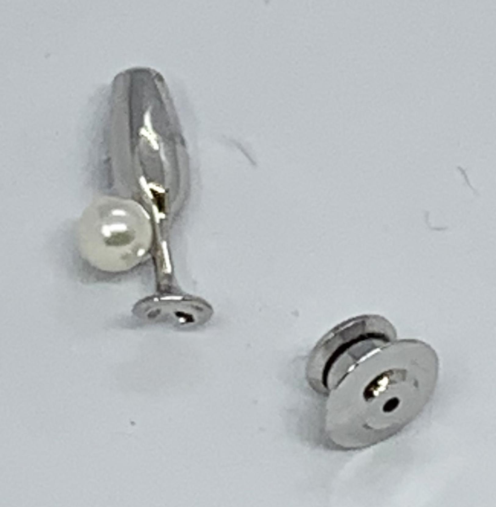 
30-22三重県産あこや真珠５.0mm　S Vタイタック
