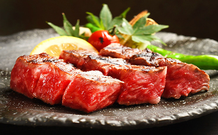 
            牛肉 ステーキ 【熊本県産】 あか牛 サイコロステーキ 計750g（250g×3パック）
          