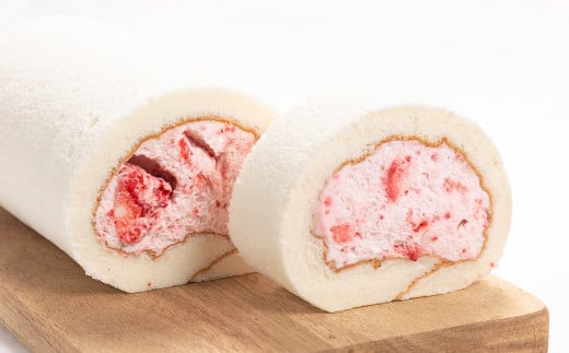 米粉でつくったいちごのロールケーキ（２本）