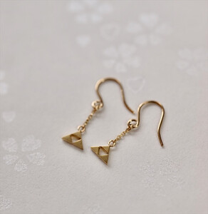 小田原北條　三つ鱗ピアス（フック小ペア）【 ジュエリー アクセサリー 神奈川県 小田原市 アクセサリー】