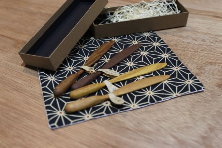 バターナイフ 木彫り 天然木 ナチュラル 自然塗料 飛騨 木製 てづくり 一位一刀彫 [Q230]