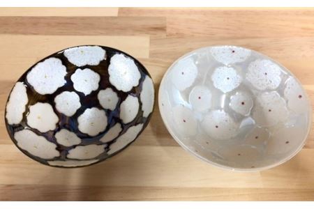 有田焼利久窯花真珠黒白ペアモダン茶碗MK0004