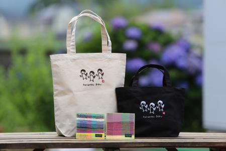 「はたらくぼく」刺しゅうトートバック＆ランチトート＆さをり織りコースター2枚 | トートバッグ