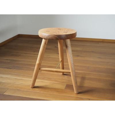 ふるさと納税 川越市 【UMEBACHI FURNITURE】 まる座スツール　3本脚　国産クルミ材【申込後生産】