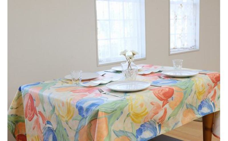 拭き取れるテーブルクロス（花柄) 130×170cm