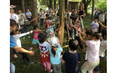 
0015-18-02. 森を蘇らせよう！皮むき間伐「きらめ樹体験」
