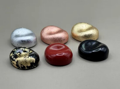 箸置き へこみ 漆黒金箔［NF218］