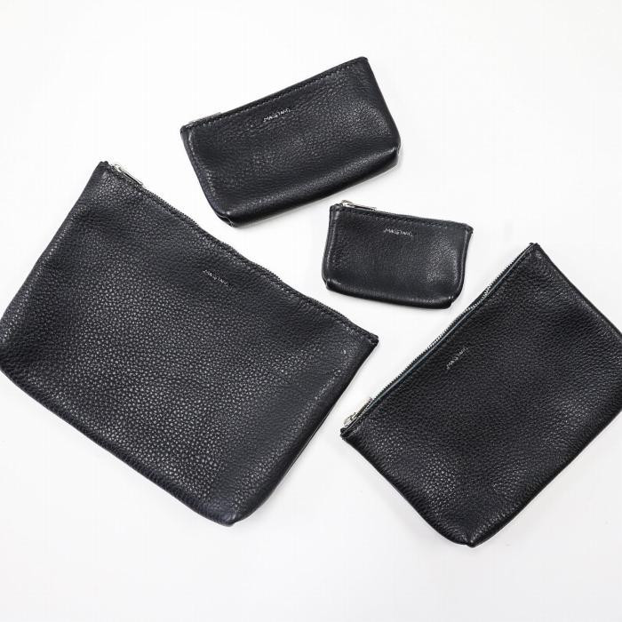 
MASSTARD -MINIMAL LEATHER POUCH MEDIUM- BLACK
