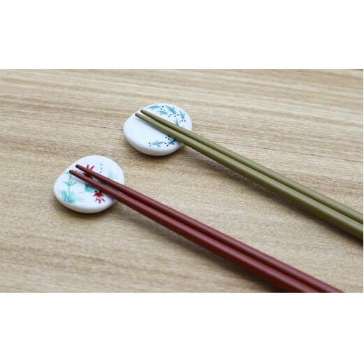 金魚とめだかの箸置き　(新豆型） やきもの工房こすず A10-88_イメージ2