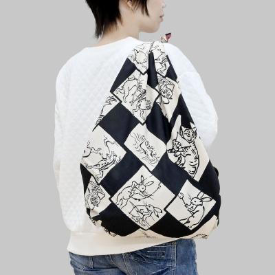 ふるさと納税 京都市 【三陽商事】鳥獣戯画 両面風呂敷 市松柄(黒×ピンク) |  | 02