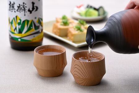 新潟県産杉のぐい呑み「樹盃 Sugi」2個入り《1個のサイズ:Φ65×H50~52mm》加茂市 朝倉家具