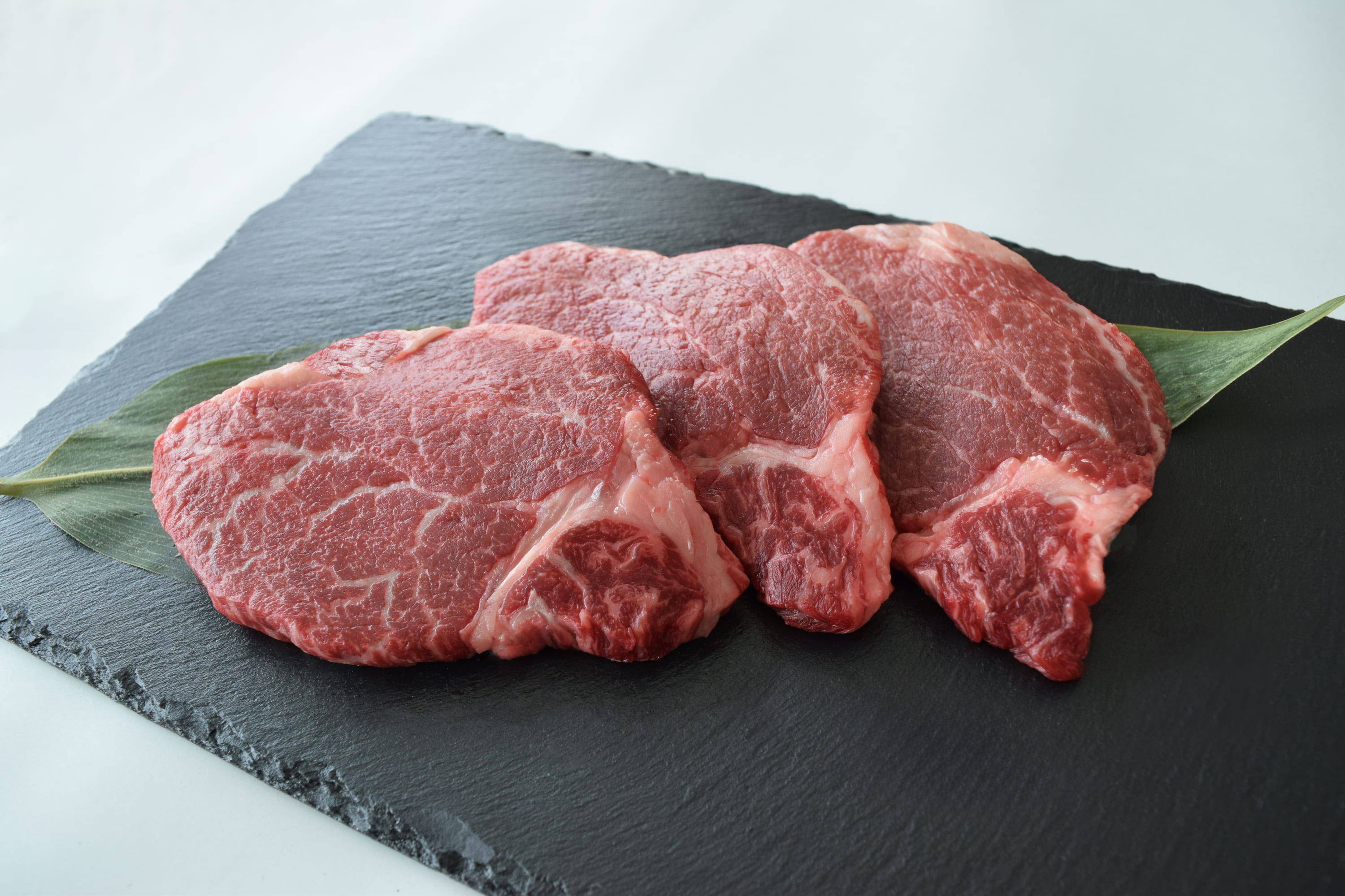 
            佐賀県産和牛ヒレ肉　240g（80g×3パック）
          