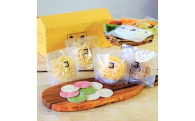 コナリエの生パスタギフト (5食セット) パスタ＆ソースセット ｜ 5食 ギフト ギフトセット 生パスタ パスタ コナリエ 自家製ソース  スタンプパスタコルツェッティ コルツェッティ 簡単 おいしい 楽しい おうちごはん 簡単ご飯 母の日 群馬県 前橋市