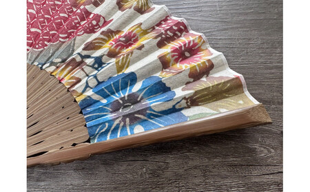 びんがたプリント月桃紙扇子〜首里のまちなみ〜