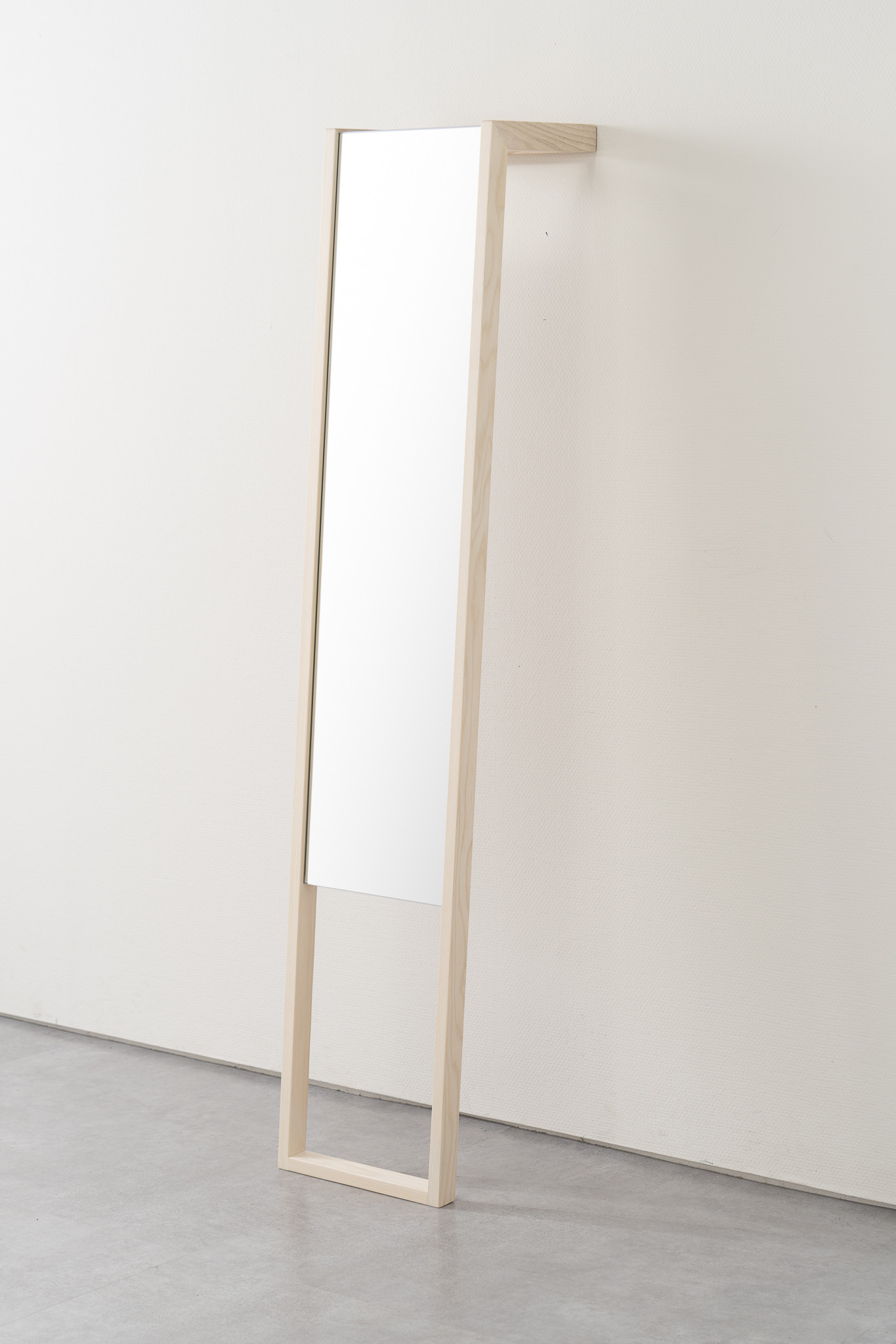 
                  センの木の家具 Tatekake Mirror
                