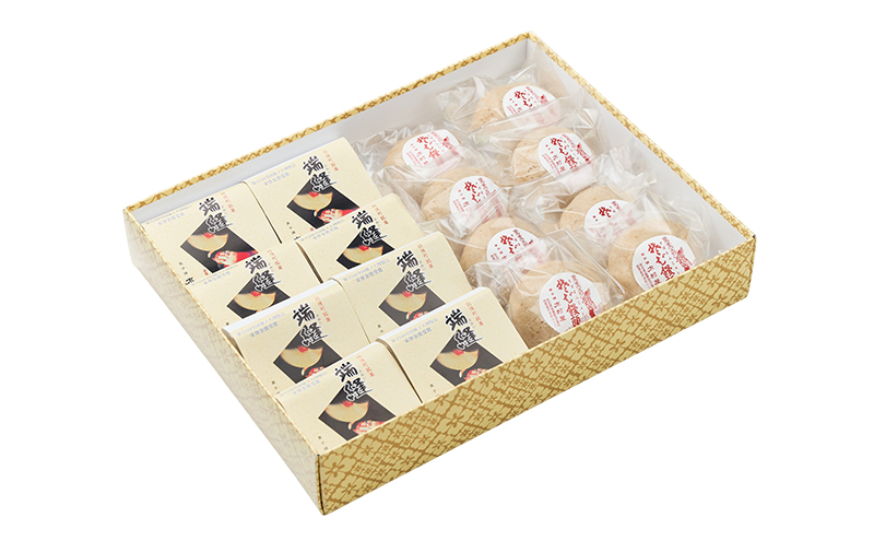 バターケーキ「端縫」8個・「そばまんじゅう」8個［菓子舗 木村屋］西馬音内【 お菓子 洋菓子 和菓子 ケーキ スイーツ ブランデー 洋酒 まんじゅう マロン バター 銘菓 老舗 秋田 羽後 】