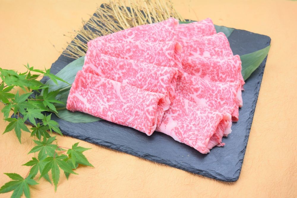 返礼品は佐賀牛ローススライス500gのみです。画像は400~600gです。しゃぶしゃぶやすき焼きでお楽しみください。