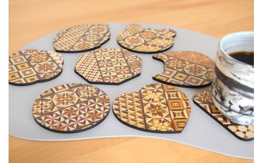 【箱根寄木細工　形の違う貼りコースター８枚セット】普段使いからおもてなしまで【 コースター 神奈川県 小田原市 】