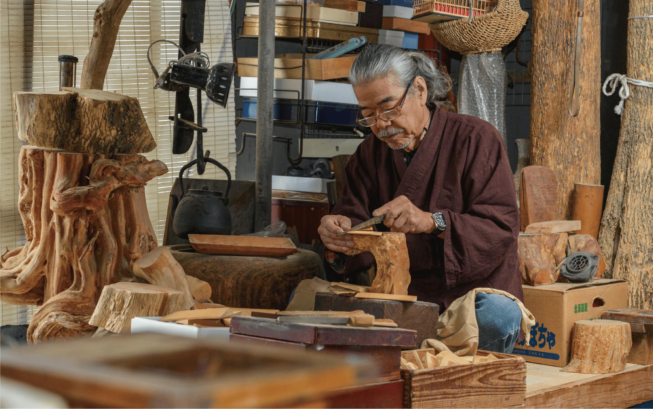 【鹿児島県指定伝統的工芸品】薩摩つげ櫛(解櫛)　彫椿・手作り布ケースセット(喜多つげ制作所/053-1116)