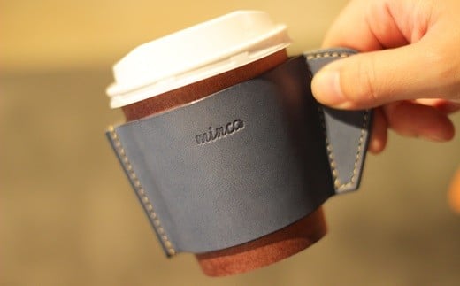 【minca】栃木レザーのカップスリーブSサイズ 自宅、オフィス、キャンプシーンでのカフェタイムに/ブルー　660【日用品 人気 おすすめ 】