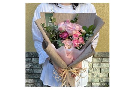 フラワー 花束 「Medium」 お楽しみ 季節 の 花束 | 花 ブーケ タイプ 高さ約40cm 幅約23cm