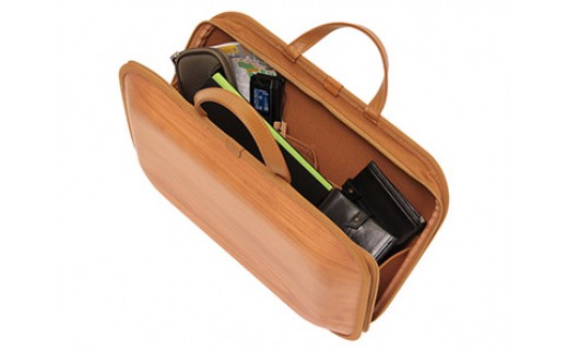 木製バッグ 【monacca-bag/kaku タンニン（B4サイズ対応）】 ビジネスバッグ  木製ビジネスバッグ 鞄 カバン バッグ 木のかばん メンズ レディース ファッション グッドデザイン プレゼント 贈り物 父の日 母の日 敬老の日 木製 木の 個性的 杉 間伐材 高知県 馬路村 【389】