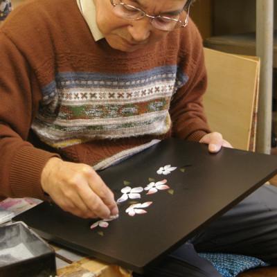 ふるさと納税 和歌山市 紀州塗り ミニ仏壇 雅 大 紫陽花 美しく描かれた蒔絵の世界。職人が創るコンパクト仏壇 |  | 03