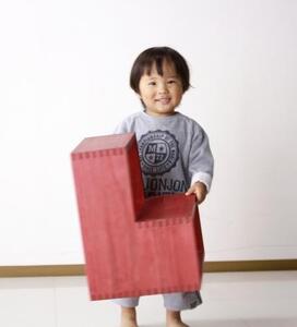 【PRIMO ステップスツール シュイロ】★約1.6kgの軽さと腕利きの職人でも至難の技である角度の付いたロッキング組を用いて丈夫さを兼ね備えたスツール 紫外線に強く色褪せにくいセラウッド塗装仕上