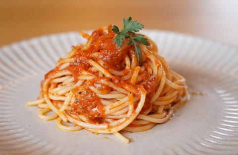 真っ赤なトマトのパスタソース（1人前）×5個セット 化学調味料不使用 保存料不使用 フルーツトマト ソース