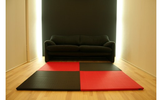 室内用置き畳【ta・tum（タタム）】　４枚セット　２色組　赤色(2枚)×黒色（2枚）  ／ 川村興産 畳 奈良県 御所市