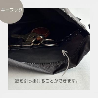 ふるさと納税 名古屋市 【黒】ポケット付き軽量ナイロンショルダーバッグ　サコッシュ　撥水ポシェット |  | 02