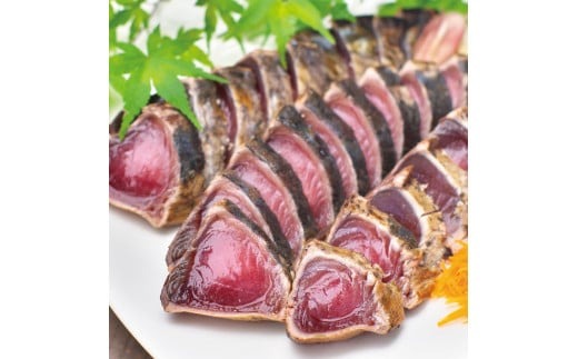 黄金藁焼き一本釣り鰹タタキ 1kgと藻塩(5パック)のセット【1か月以内に発送】【nks102C】