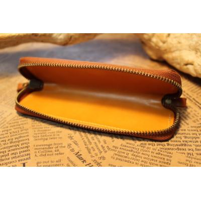 ふるさと納税 栗東市 蹄鉄付きラウンドファスナーペンケース (ブラウン) |  | 02