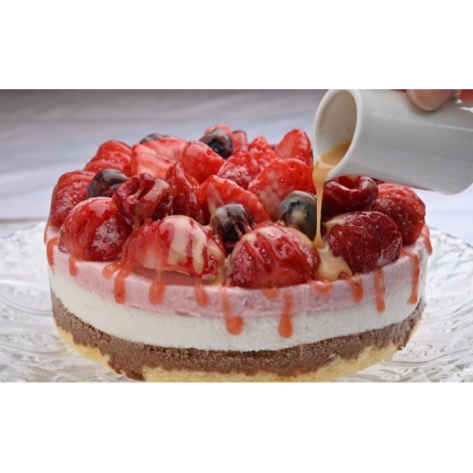 アイス ケーキ Strawberry Fields 福岡産 あまおう 苺 ゴロゴロジェラート 5号 配送不可 離島 スイーツ ひんやり 誕生日 お祝い 記念日 イベント 苺のアイスケーキ _イメージ3