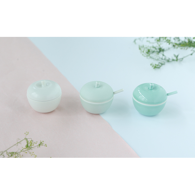 【すきな味、すきな小物を、入れる】有田焼 3つのりんご【日用品店bowl】器 うつわ 薬味入れ 調味料入れ 小物入れ ポット スパイスポット シュガーポット 3個 セット リンゴ りんご かわいい z