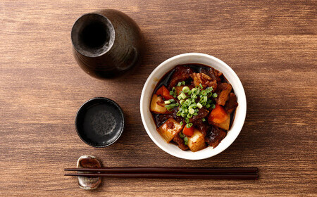 【定期便4回】牛すじ煮込み 180g×8パック 計5,760g 牛すじ 煮込み 小分け 簡単 温めるだけ おつまみ おかず 総菜